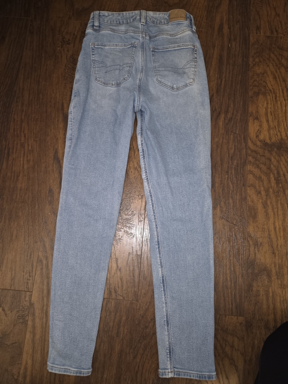 American Eagle Outfitters Light Wash High-Rise Skinny Jeans - Picture 2 of 4